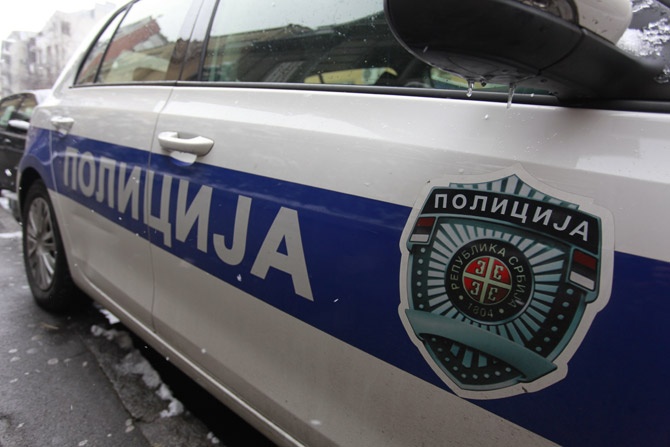 DS: Prosvetare zastrašuju policijom
